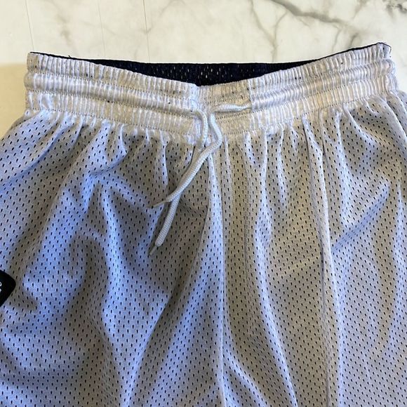 Mesh Reversible Athletic Shorts - Picture 6 of 7